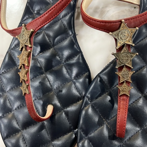 Chanel sandals. Authentic. Navy blue quilted base. Dark red/maroon strap - Picture 11 of 12